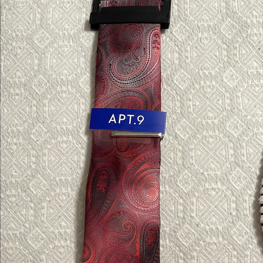 APT.9 Red Paisley Tie